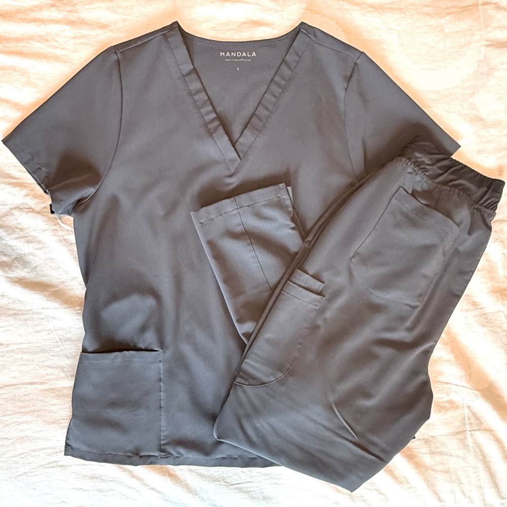 Mandala Gray Scrub Set